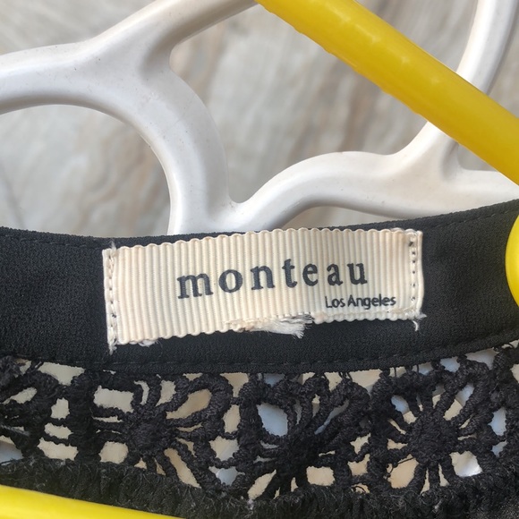 Monteau Los Angeles- Black top cum shrug - Picture 5 of 5